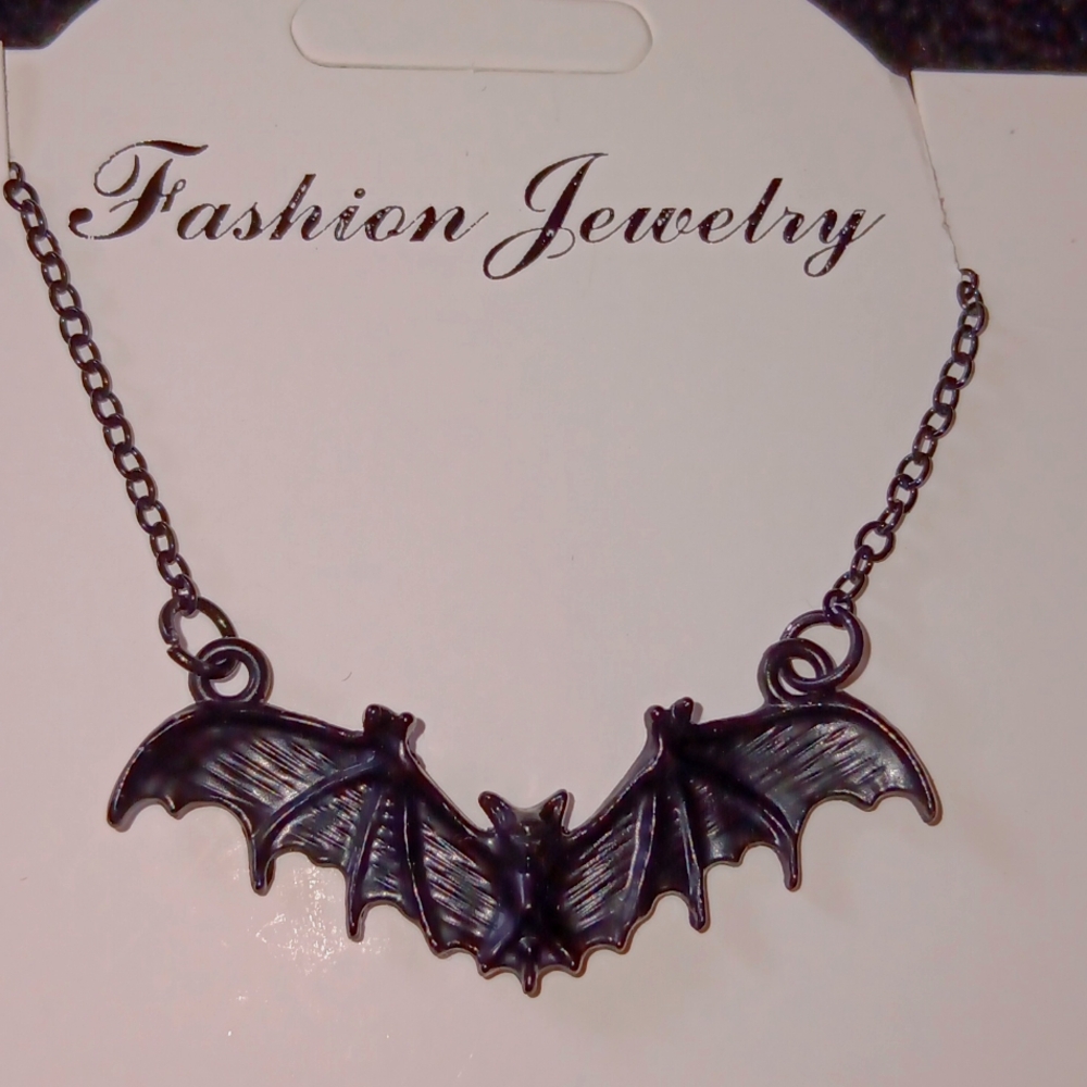 🦇HP! "Battie" Gothic Black Bat Charm Necklace New! - Picture 2 of 2